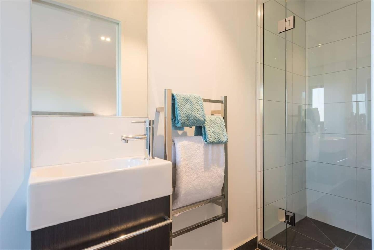 Hagley Park Hidden Gem Apartment ไครสต์เชิร์ช ภายนอก รูปภาพ