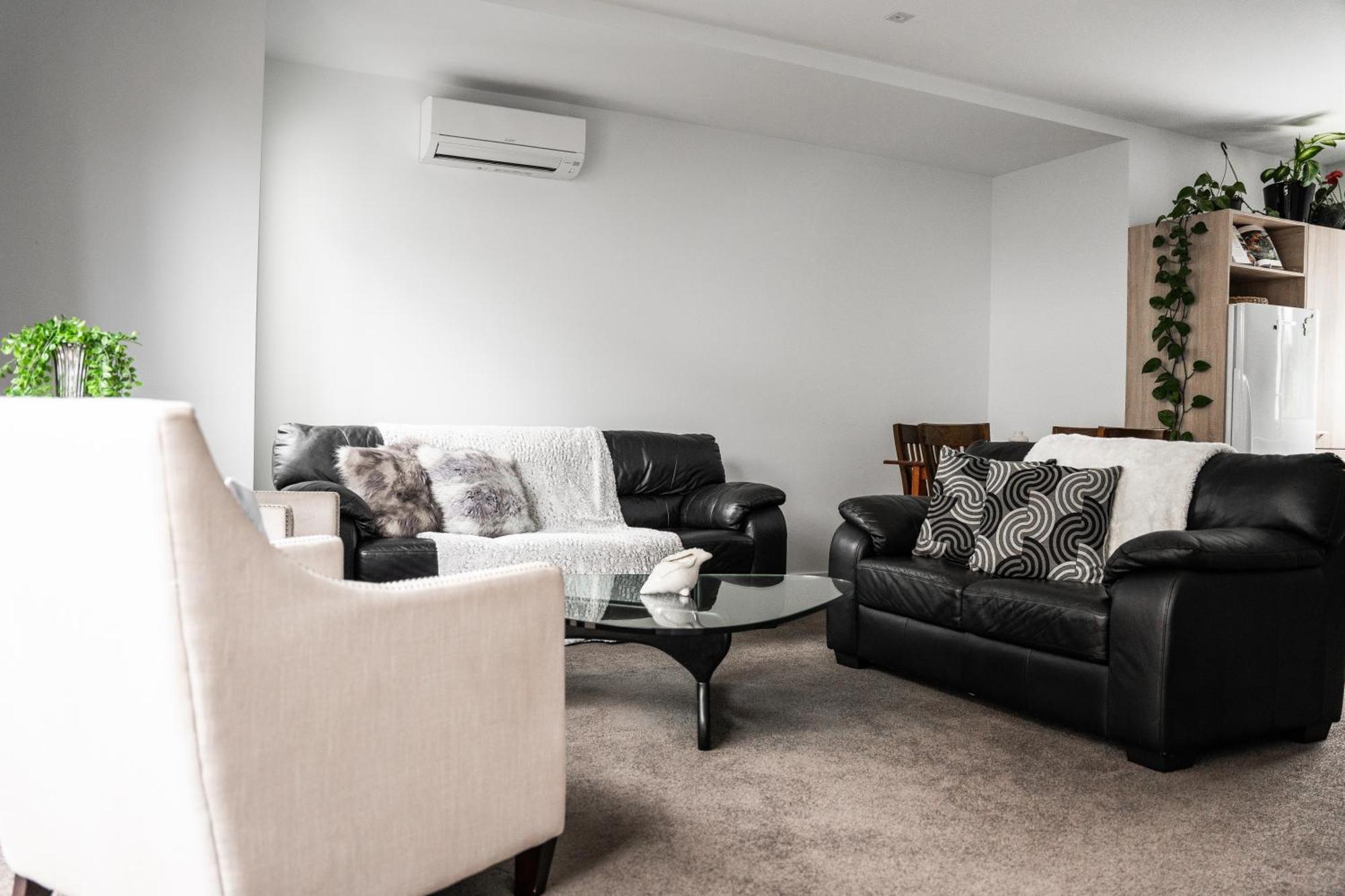 Hagley Park Hidden Gem Apartment ไครสต์เชิร์ช ภายนอก รูปภาพ